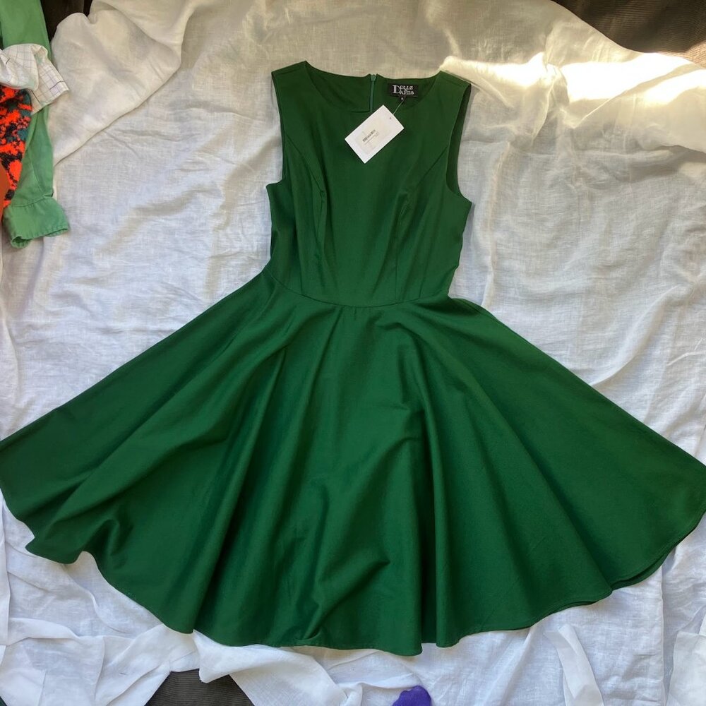 NWT Emerald Green Hepburn Swing Dress - Size Small